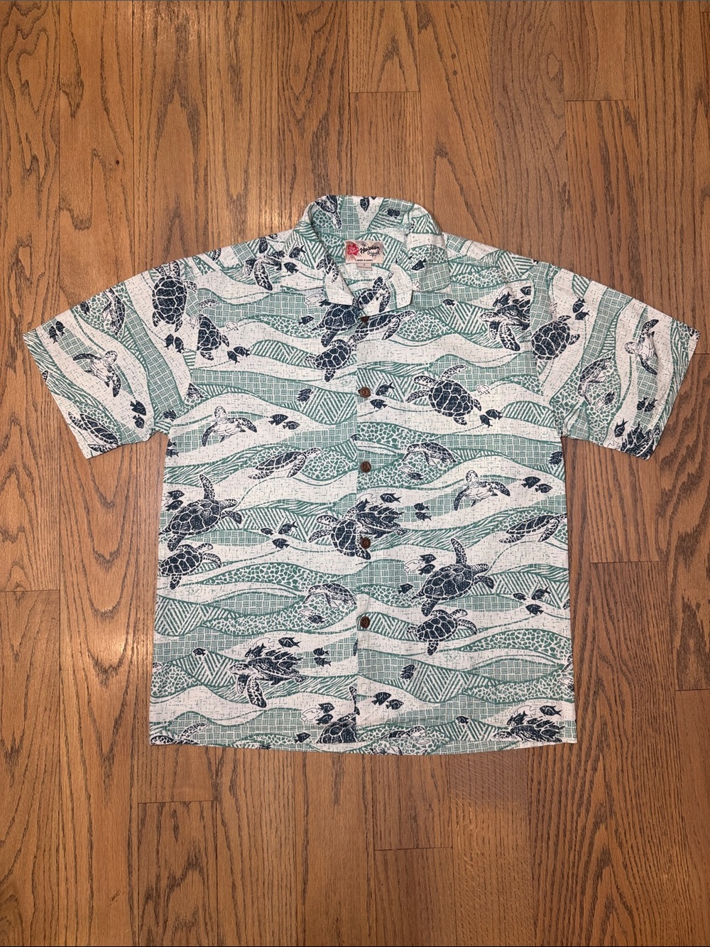 Hilo Hattie "The Hawaiian Original" Short Sleeve Turtle Button Up Men’s Shirt S